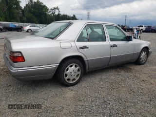 1994 Mercedes-Benz E Class with VIN WDBEA32E5RC105463, listed as a Copart auction lot 71737384 with 145,753 mi miles and Clean Title. Bid and sale history available at carsss.com. Image 3.