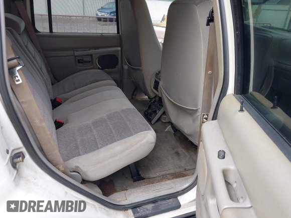 2000 Ford Explorer XLT z VIN 1FMZU63E9YZB43747, wystawiony jako IAAI lot #42676902 z przebiegiem 258 749 mil mil oraz . Historia ofert i sprzedaży dostępna na DreamBid. Obrazek 8.