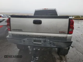 2007 GMC Sierra 3500 SRW Work Trk z VIN 1GTHK33D27F106146, wystawiony jako Copart lot #77556084 z przebiegiem 277 900 mil mil oraz Szkody całkowita. Historia ofert i sprzedaży dostępna na DreamBid. Obrazek 6.