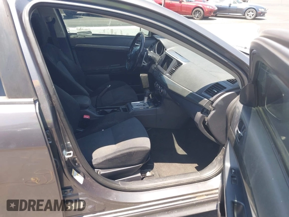 2010 Mitsubishi Lancer GTS z VIN JA32X8HW6AU005689, wystawiony jako IAAI lot #42467923 z przebiegiem 166 508 mil mil oraz . Historia ofert i sprzedaży dostępna na DreamBid. Obrazek 5.