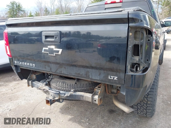 2018 Chevrolet Silverado 1500 LTZ with VIN 3GCUKSEC6JG111742, listed as a IAAI auction lot 42040811 with 148,283 mi miles. Bid and sale history available at carsss.com. Image 20.