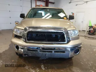 2008 Toyota Tundra z VIN 5TFRV54198X034014, wystawiony jako IAAI lot #41282101 z przebiegiem 155 510 mil mil oraz . Historia ofert i sprzedaży dostępna na DreamBid. Obrazek 13.