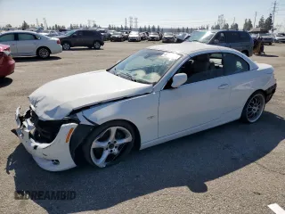 2011 BMW 3 Series 328i z VIN WBADW7C58BE542689, wystawiony jako Copart lot #46525405 z przebiegiem Nie podano mil oraz Szkoda całkowita • Salvage title. Historia ofert i sprzedaży dostępna na DreamBid. Obrazek 1.