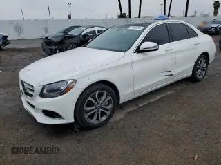 2017 Mercedes-Benz C 300 z VIN WDDWF4KB5HR304016, wystawiony jako Copart lot #47482675 z przebiegiem 76 560 mil mil oraz Szkoda całkowita • Salvage title. Historia ofert i sprzedaży dostępna na DreamBid. Obrazek 1.