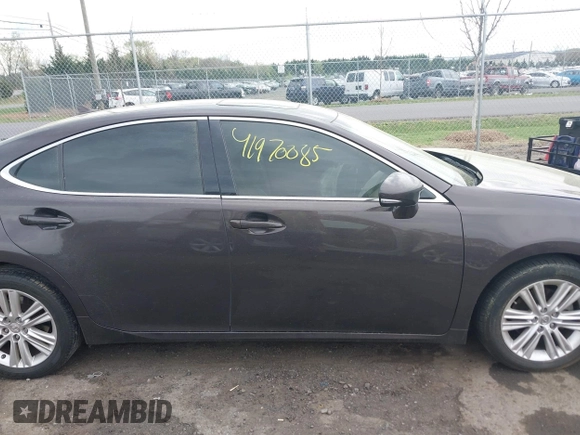 2013 Lexus ES 4dr Sdn with VIN JTHBK1GG9D2029078, listed as a IAAI auction lot 41970085 with 130,898 mi miles. Bid and sale history available at carsss.com. Image 13.
