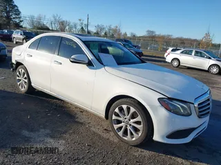 2018 Mercedes-Benz E-Class E 300 with VIN WDDZF4KB7JA415958, listed as a IAAI auction lot 40860246 with 34,831 mi miles. Bid and sale history available at carsss.com. Image 1.