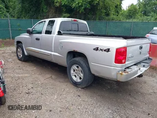 2005 Dodge Dakota SLT с VIN 1D7HW42N85S163868, выставлен на аукционе IAAI как лот 42474804 с пробегом 92 299 миль миль и . История ставок и продаж доступна на DreamBid. Изображение 3.