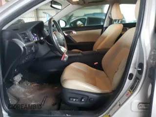 2013 Lexus CT 200h z VIN JTHKD5BH2D2127550, wystawiony jako Copart lot #53792035 z przebiegiem 196 246 mil mil oraz Tytuł czysty. Historia ofert i sprzedaży dostępna na DreamBid. Obrazek 7.