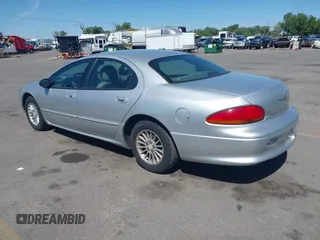2004 Chrysler Concorde LXi z VIN 2C3HD36M44H703982, wystawiony jako IAAI lot #42303728 z przebiegiem 126 209 mil mil oraz . Historia ofert i sprzedaży dostępna na DreamBid. Obrazek 3.