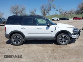 2025 Ford Bronco Sport Outer Banks with VIN 3FMCR9CN3SRE34345, listed as a IAAI auction lot 42081216 with 1,420 mi miles and . Bid and sale history available at DreamBid. Image 14.