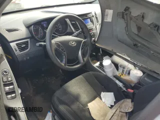 2017 Hyundai Elantra z VIN KMHD35LHXHU381525, wystawiony jako Copart lot #54677875 z przebiegiem 121 960 mil mil oraz Szkoda całkowita • Salvage title. Historia ofert i sprzedaży dostępna na DreamBid. Obrazek 8.
