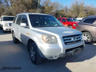 2008 Honda Pilot EX-L with VIN 5FNYF28598B025067, listed as a IAAI auction lot 41638109 with 200,093 mi miles. Bid and sale history available at carsss.com. Image 1.