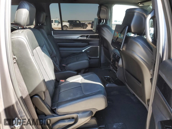 2024 Jeep Wagoneer Series II Carbide with VIN 1C4SJVBP4RS107924, listed as a Copart auction lot 71017184 with 15,695 mi miles and Salvage Title. Bid and sale history available at DreamBid. Image 11.