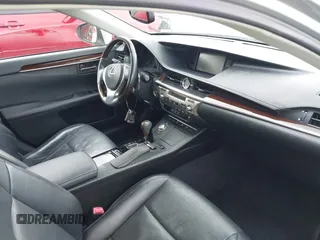2014 Lexus ES 330 z VIN JTHBK1GG4E2098648, wystawiony jako IAAI lot #42254508 z przebiegiem 99 610 mil mil oraz . Historia ofert i sprzedaży dostępna na DreamBid. Obrazek 5.