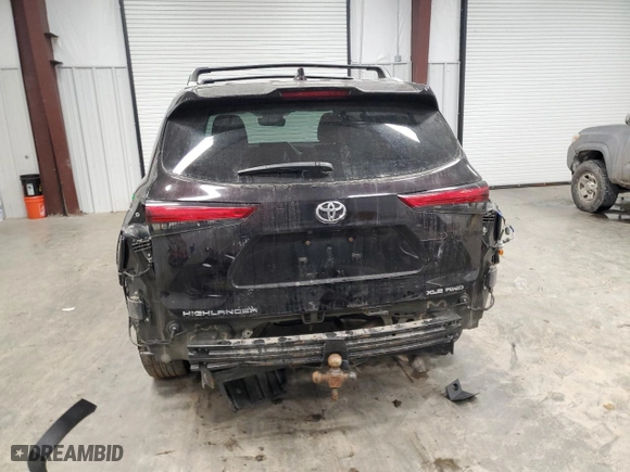 2022 Toyota Highlander XLE with VIN 5TDGZRBHXNS201422, listed as a Copart auction lot 88064145 with 66,166 mi miles and Salvage Title. Bid and sale history available at carsss.com. Image 6.