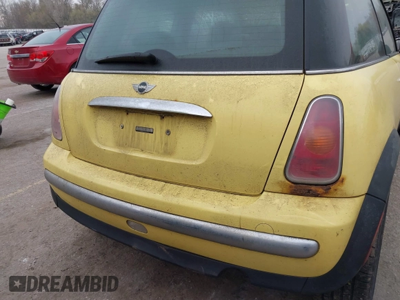 2002 MINI Hardtop with VIN WMWRC33452TC34781, listed as a IAAI auction lot 42100266 with 186,263 mi miles and . Bid and sale history available at DreamBid. Image 13.
