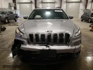 2016 Jeep Cherokee Altitude with VIN 1C4PJMCS8GW122127, listed as a Copart auction lot 42311735 with 154,047 mi miles and Salvage Title. Bid and sale history available at carsss.com. Image 5.
