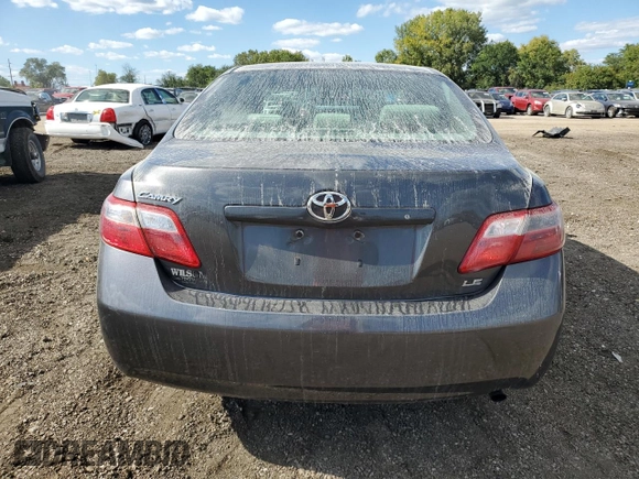 2008 Toyota Camry LE z VIN 4T4BE46K88R013921, wystawiony jako Copart lot #72229094 z przebiegiem 120 851 mil mil oraz Szkoda całkowita • Salvage title. Historia ofert i sprzedaży dostępna na DreamBid. Obrazek 6.