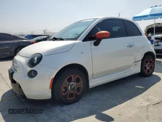 2015 FIAT 500e with VIN 3C3CFFGE5FT709877, listed as a Copart auction lot 60938705 with 59,294 mi miles and Non repairable. Bid and sale history available at DreamBid. Image 1.