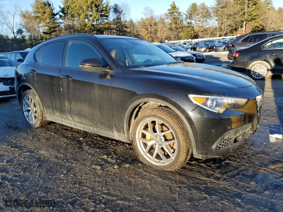 2018 Alfa Romeo Stelvio Ti Sport with VIN ZASFAKNN6J7C28513, listed as a Copart auction lot 43013645 with 68,457 mi miles and Salvage Title. Bid and sale history available at carsss.com. Image 4.