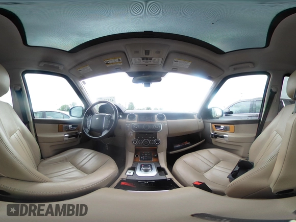 2016 Land Rover LR4 HSE z VIN SALAG2V62GA824572, wystawiony jako IAAI lot #42325449 z przebiegiem 76 180 mil mil oraz . Historia ofert i sprzedaży dostępna na DreamBid. Obrazek 18.