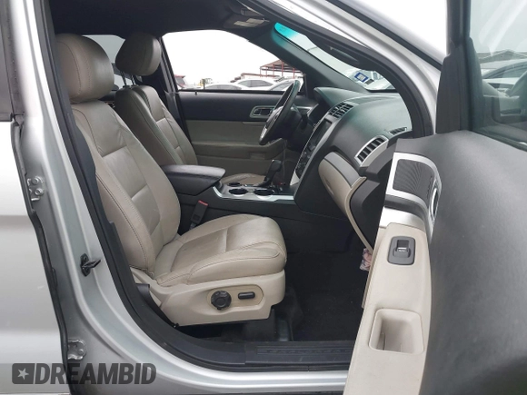 2014 Ford Explorer XLT with VIN 1FM5K7D88EGC22692, listed as a IAAI auction lot 41945588 with 84,129 mi miles. Bid and sale history available at carsss.com. Image 5.