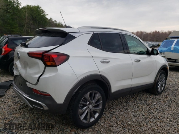 2020 Buick Encore GX Essence z VIN KL4MMGSL9LB077961, wystawiony jako Copart lot #54544045 z przebiegiem 17 256 mil mil oraz Szkoda całkowita • Salvage title. Historia ofert i sprzedaży dostępna na DreamBid. Obrazek 3.