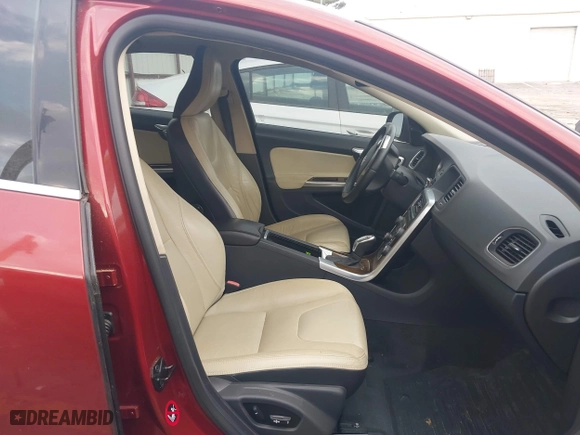 2013 Volvo S60 T5 Premier with VIN YV1612FSXD2208192, listed as a IAAI auction lot 41952296 with 197,095 mi miles. Bid and sale history available at carsss.com. Image 5.
