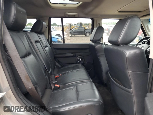2008 Jeep Commander Limited z VIN 1J8HG58268C108014, wystawiony jako Copart lot #61406995 z przebiegiem 146 764 mil mil oraz Czysty tytuł • Clean title. Historia ofert i sprzedaży dostępna na DreamBid. Obrazek 11.