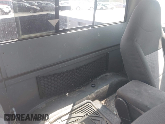 2003 Ford Ranger XL Fleet with VIN 1FTYR15E33PB70383, listed as a IAAI auction lot 42582649 with 183,774 mi miles and . Bid and sale history available at DreamBid. Image 8.