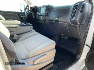 2019 Chevrolet Silverado 3500HD Work Truck with VIN 1GC4KVCYXKF197799, listed as a Copart auction lot 42862835 with 251,906 mi miles and Clean Title. Bid and sale history available at carsss.com. Image 5.