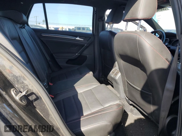 2017 Volkswagen GTI S z VIN 3VW547AU6HM048290, wystawiony jako Copart lot #55646065 z przebiegiem 83 581 mil mil oraz Szkoda całkowita • Salvage title. Historia ofert i sprzedaży dostępna na DreamBid. Obrazek 10.