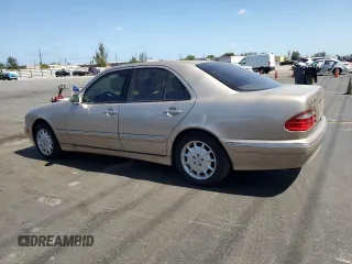 2000 Mercedes-Benz E 320 with VIN WDBJF65J4YB060708, listed as a Copart auction lot 54981615 with 71,036 mi miles and Clean Title. Bid and sale history available at DreamBid. Image 2.