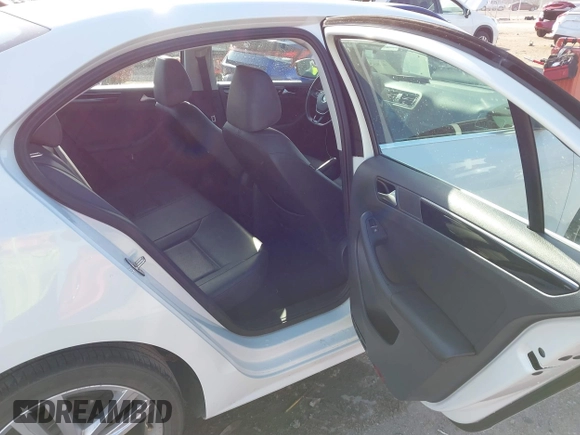 2017 Volkswagen Jetta SEL z VIN 3VWL17AJ0HM258163, wystawiony jako IAAI lot #41853477 z przebiegiem 48 243 mil mil oraz . Historia ofert i sprzedaży dostępna na DreamBid. Obrazek 8.