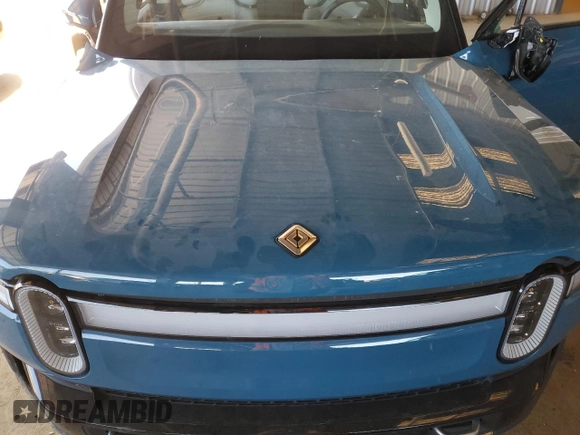 2022 Rivian R1T Adventure Package with VIN 7FCTGAAA8NN014044, listed as a Copart auction lot 49919865 with 0 mi miles and Salvage Title. Bid and sale history available at carsss.com. Image 11.