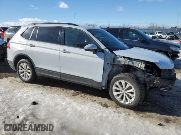 2019 Volkswagen Tiguan S z VIN 3VV0B7AX6KM015635, wystawiony jako Copart lot #47340135 z przebiegiem 156 774 mil mil oraz Szkoda całkowita • Salvage title. Historia ofert i sprzedaży dostępna na DreamBid. Obrazek 4.