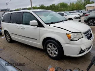 2012 Chrysler Town & Country Touring z VIN 2C4RC1BG3CR330482, wystawiony jako Copart lot #55106075 z przebiegiem 210 054 mil mil oraz Szkoda całkowita • Salvage title. Historia ofert i sprzedaży dostępna na DreamBid. Obrazek 4.
