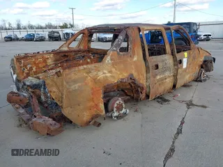 2002 Chevrolet Avalanche z VIN 3GNGK23GX2G224234, wystawiony jako IAAI lot #40877277 z przebiegiem Nie podano mil oraz . Historia ofert i sprzedaży dostępna na DreamBid. Obrazek 4.