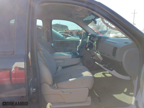 2012 Chevrolet Silverado 1500 LT with VIN 3GCPCSE06CG215957, listed as a IAAI auction lot 41644285 with 140,599 mi miles. Bid and sale history available at carsss.com. Image 5.
