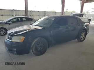 2013 Dodge Avenger SXT z VIN 1C3CDZCB3DN661912, wystawiony jako Copart lot #55504475 z przebiegiem 131 151 mil mil oraz Szkoda całkowita • Salvage title. Historia ofert i sprzedaży dostępna na DreamBid. Obrazek 1.
