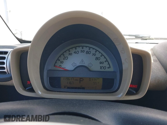 2009 Smart fortwo Pure with VIN WMEEJ31X19K243304, listed as a IAAI auction lot 42860139 with 119,617 mi miles and . Bid and sale history available at DreamBid. Image 7.