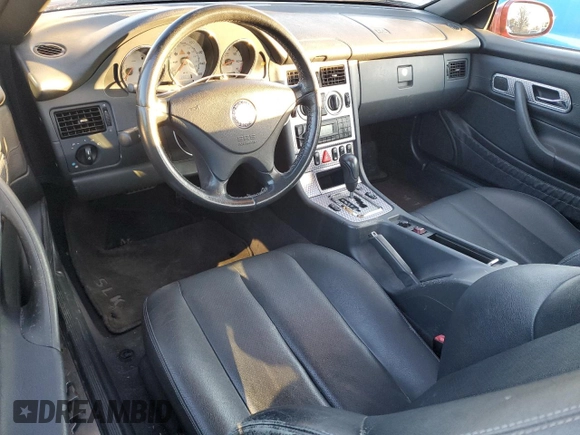 2003 Mercedes-Benz SLK 230 Kompressor z VIN WDBKK49F83F283880, wystawiony jako Copart lot #83435144 z przebiegiem 31 925 mil mil oraz Szkoda całkowita • Salvage title. Historia ofert i sprzedaży dostępna na DreamBid. Obrazek 8.