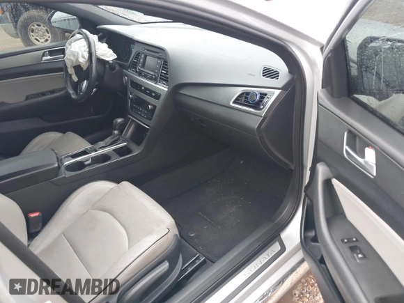 2015 Hyundai Sonata Sport with VIN 5NPE34AB1FH088637, listed as a IAAI auction lot 41455927 with 194,232 mi miles and . Bid and sale history available at carsss.com. Image 5.