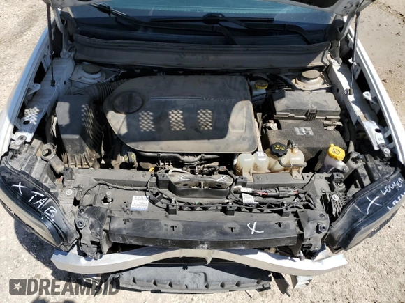 2019 Jeep Cherokee Latitude Plus with VIN 1C4PJLLX5KD392622, listed as a Copart auction lot 50386515 with 111,787 mi miles and Salvage Title. Bid and sale history available at carsss.com. Image 12.