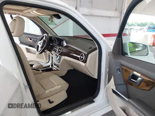 2014 Mercedes-Benz GLK 350 z VIN WDCGG5HB3EG269969, wystawiony jako IAAI lot #42468449 z przebiegiem 142 478 mil mil oraz . Historia ofert i sprzedaży dostępna na DreamBid. Obrazek 5.