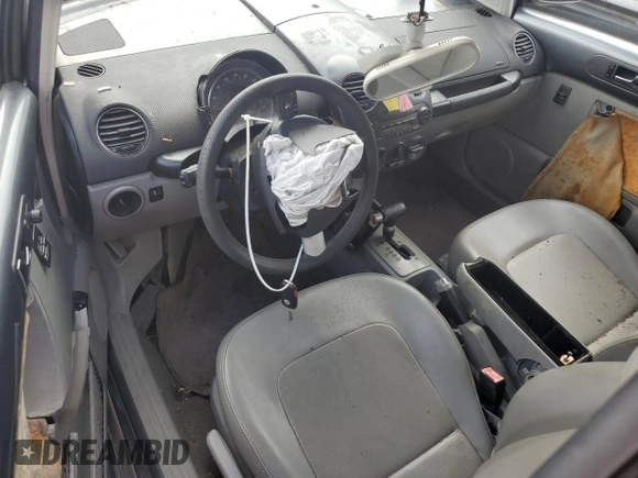 2006 Volkswagen Beetle z VIN 3VWRR31C26M401236, wystawiony jako Copart lot #72189394 z przebiegiem Nie podano mil oraz Szkoda całkowita • Salvage title. Historia ofert i sprzedaży dostępna na DreamBid. Obrazek 8.