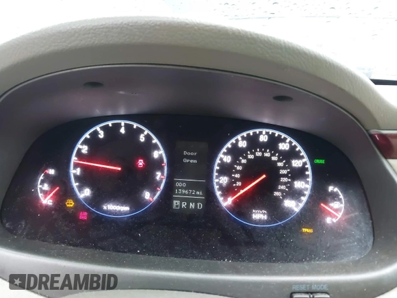2008 Hyundai Azera Limited with VIN KMHFC46F68A296437, listed as a IAAI auction lot 41227512 with 139,672 mi miles. Bid and sale history available at carsss.com. Image 15.
