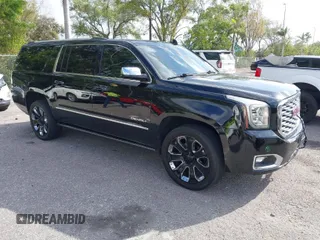 2018 GMC Yukon XL Denali with VIN 1GKS2HKJ0JR361463, listed as a IAAI auction lot 41713458 with 113,569 mi miles. Bid and sale history available at carsss.com. Image 1.