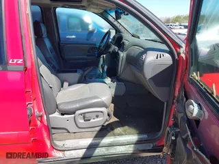 2002 Chevrolet TrailBlazer LS with VIN 1GNDT13SX22179707, listed as a IAAI auction lot 41847220 with 251,299 mi miles. Bid and sale history available at carsss.com. Image 5.