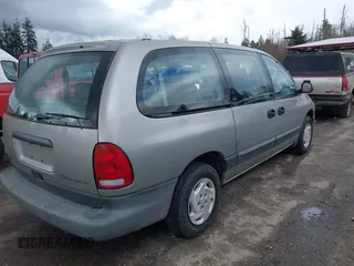 1997 Dodge Caravan Sport with VIN 2B4GP44R1VR300912, listed as a IAAI auction lot 41890418 with 203,531 mi miles and . Bid and sale history available at carsss.com. Image 4.